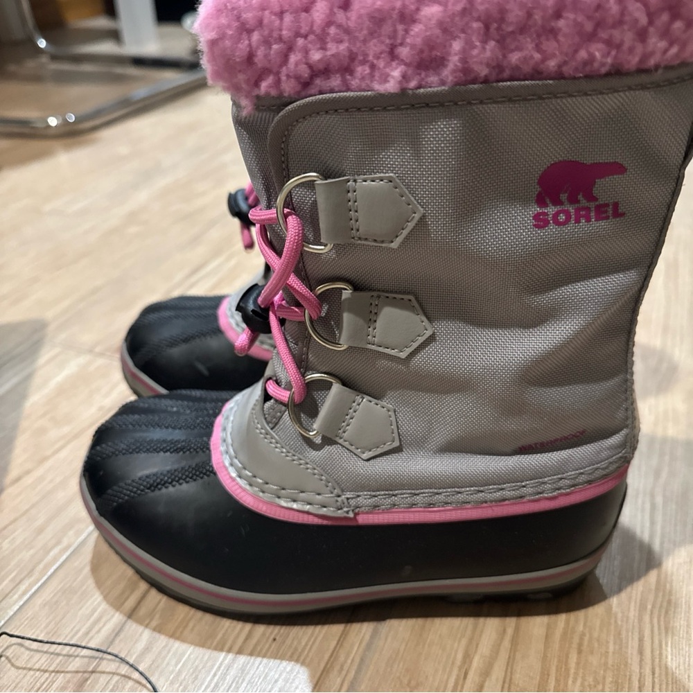 Sorel Kids' Boots Yoot Pac -Pink, Black, and Gray size 3 big girls
